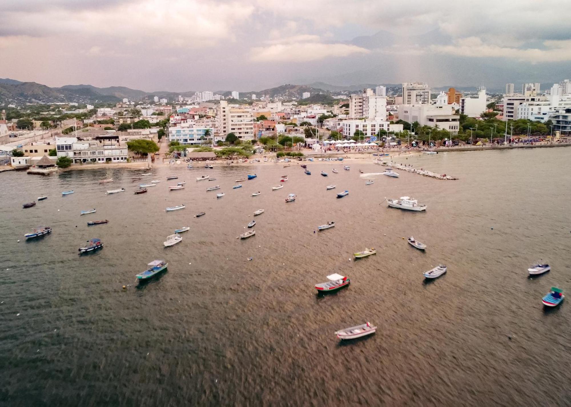ホテル Muchosur Santa Marta エクステリア 写真